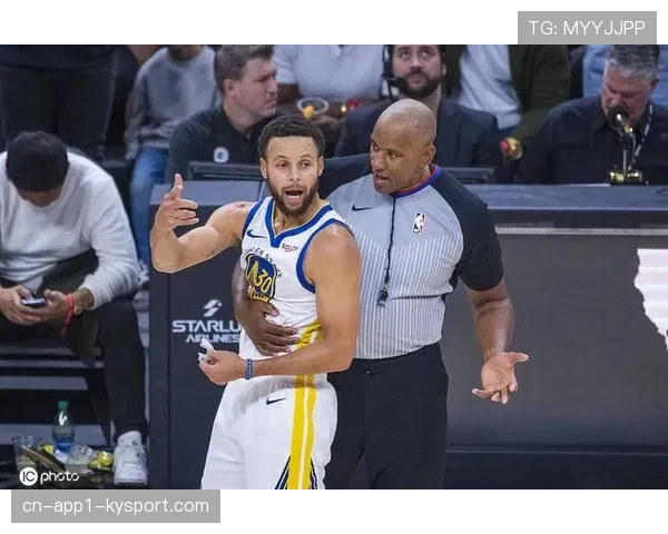 库里脚踝无碍通过赛前检查，勇士对阵快船有望全员出战